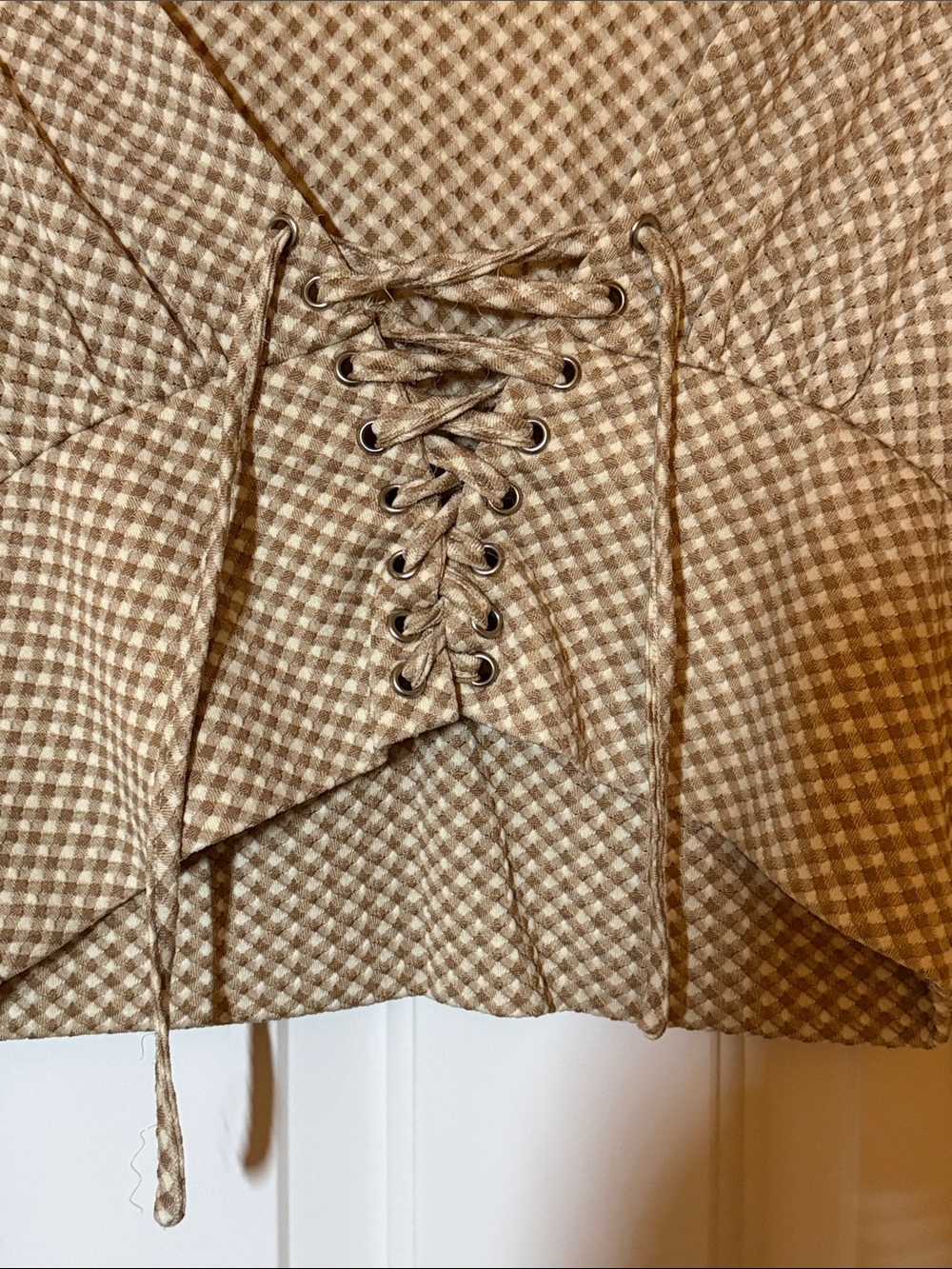 Cider Beige Houndstooth Lace-Up Crop Top - Picture 3 of 5
